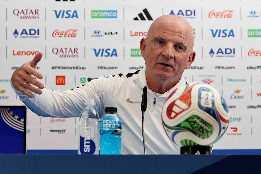 Assistent Guy Stephan übernimmt den Posten von Dechamps im Spiel gegen Norwegen