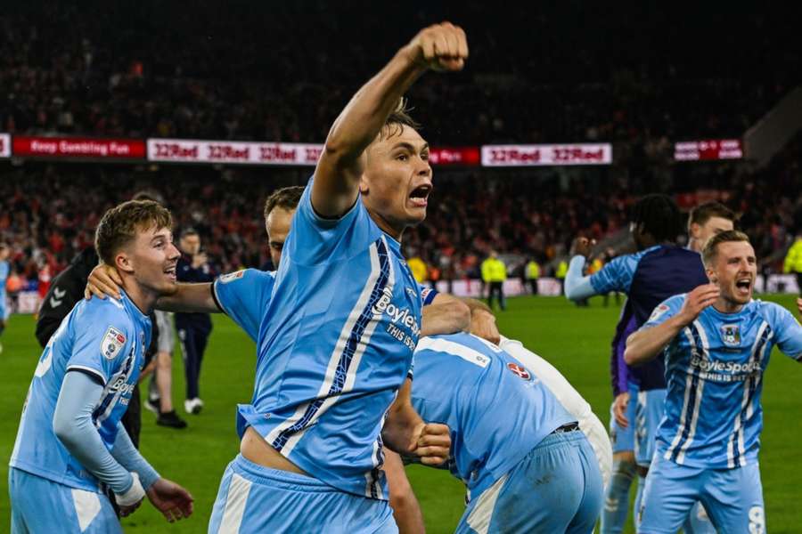 Coventry City și Luton Town vor disputa finala play-off-ului pentru promovarea în Premier League