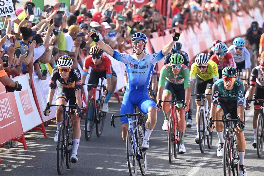 Groves win first Grand Tour stage in tight finish as Alaphilippe crashes out