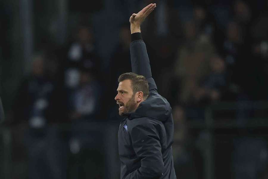 Sturm möchte Säumels Nachfolger noch vor dem Trainingsbeginn am 2. Januar präsentieren Sturm möchte Säumels Nachfolger noch vor dem Trainingsbeginn am 2. Januar präsentieren