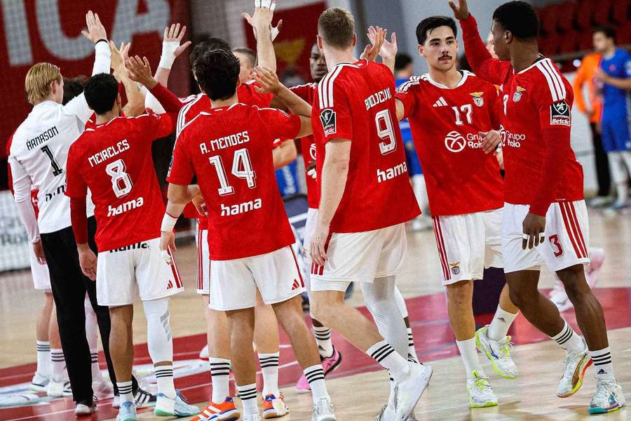 Benfica passou no teste na República Checa diante do Baník Karviná Benfica passou no teste na República Checa diante do Baník Karviná