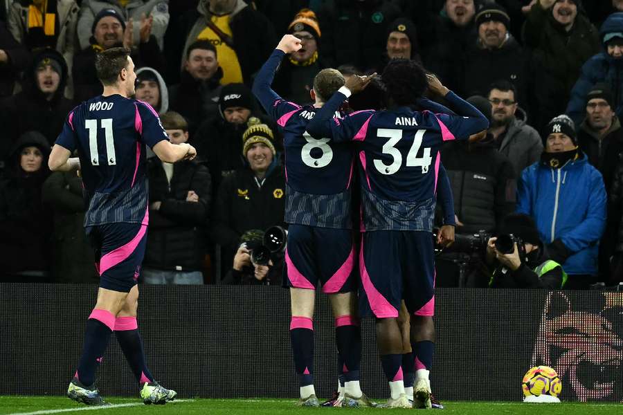 Nottingham segue como um rolo compressor na Premier League