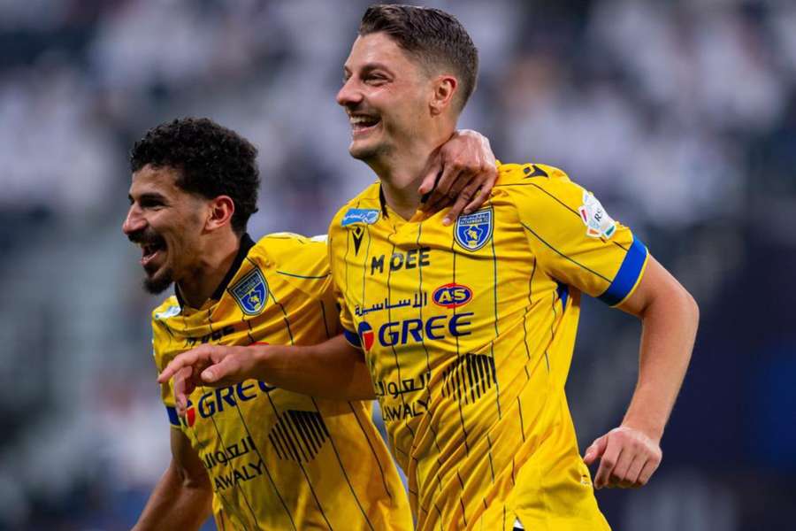 Andrei Girotto fez dois gols no empate do Al-Taawon com o Al-Hilal