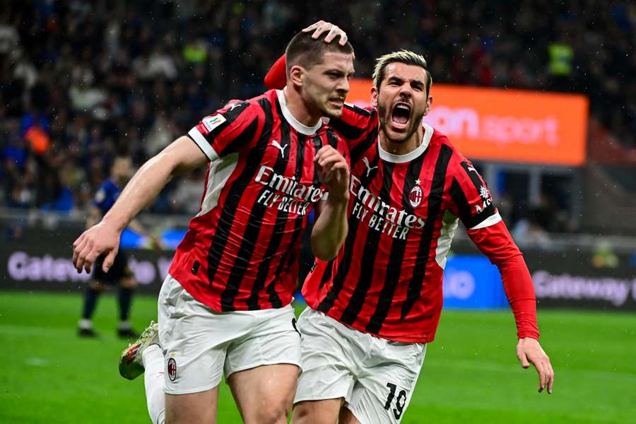 Jovic y Theo celebrando