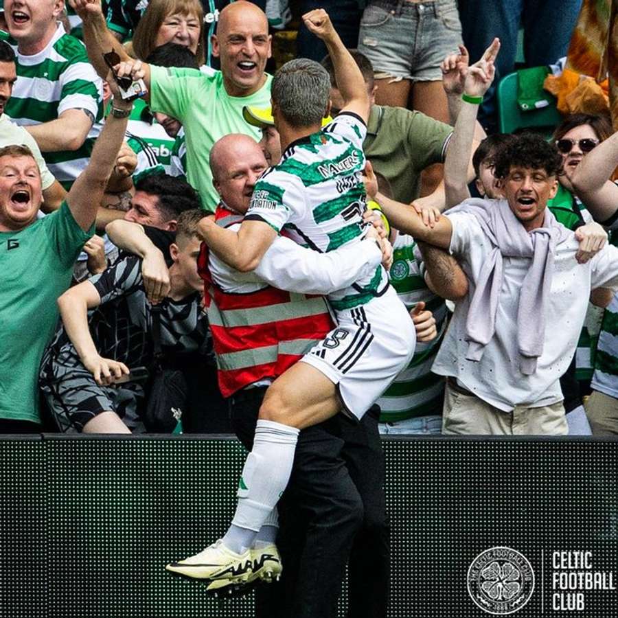 Wszyscy na Celtic Park świętowali derbowe zwycięstwo.