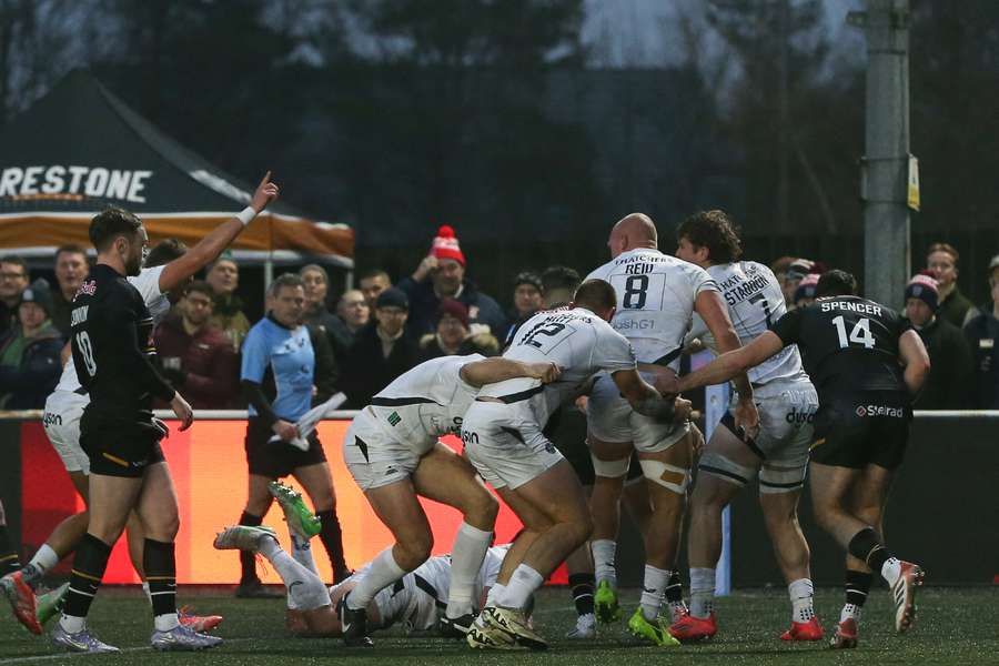 Bath's Dan Frost scores the first try