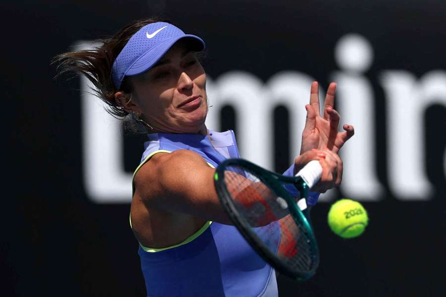 Badosa golpea la bola