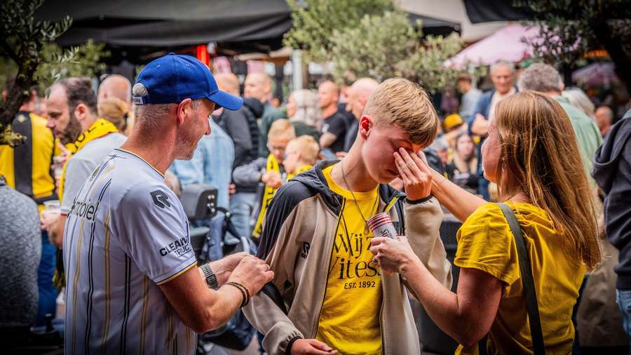 Emotional scenes at Korenmarkt in Arnhem after Vitesse got their professional licence back