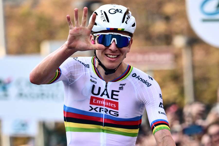 Tadej Pogačar venceu o Giro di Lombardia