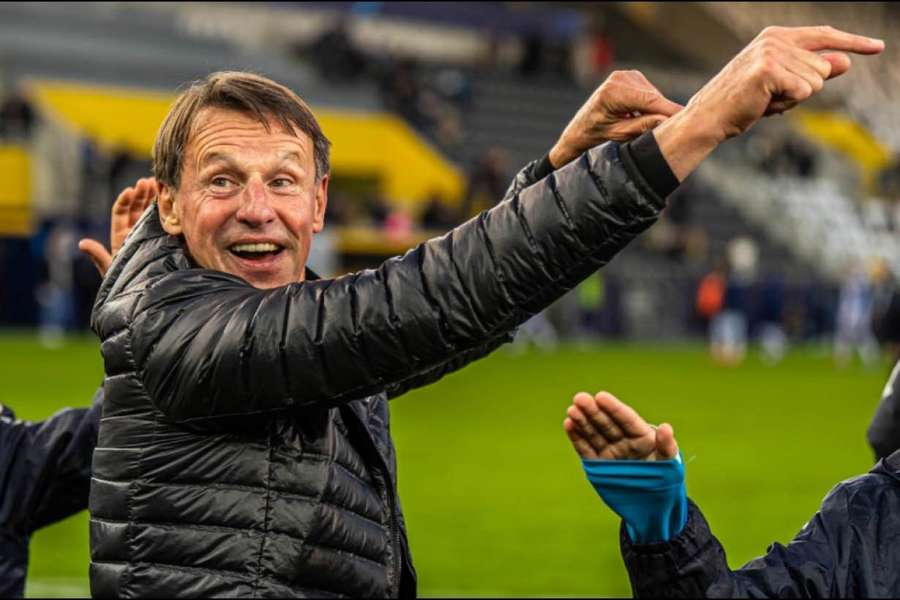 František Straka by mohl trénovat v USA. František Straka by mohl trénovat v USA.