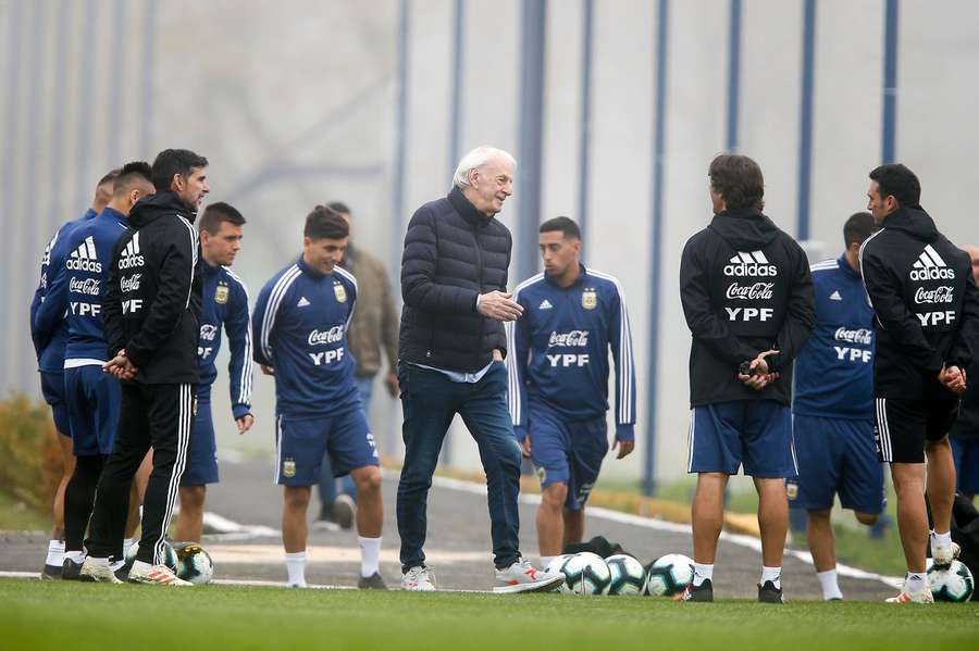 Entrevista Flashscore a César Luis Menotti: "Mbappé é agora melhor do que Messi"