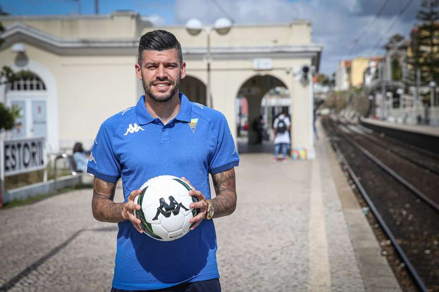 Joãozinho cumpriu quatro épocas no Estoril, onde era capitão de equipa