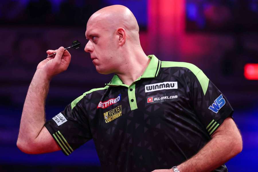 Michael van Gerwen steht im Achtelfinale Michael van Gerwen steht im Achtelfinale