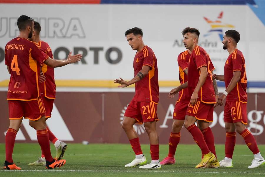 Estrela da Amadora goleado pela Roma em duelo particular no Algarve (4-0)