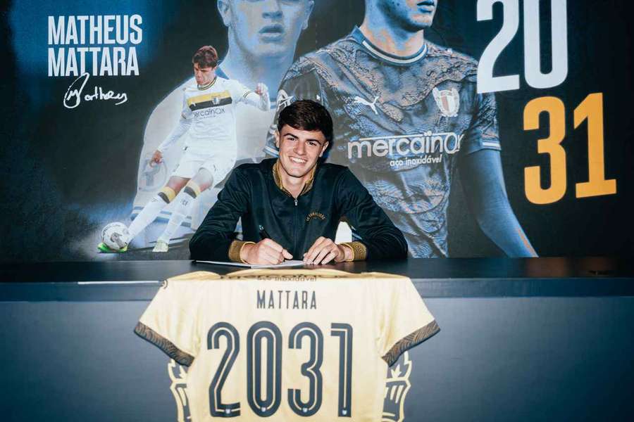 Famalicão segura Matheus Mattara com novo contrato até 2031 Famalicão segura Matheus Mattara com novo contrato até 2031