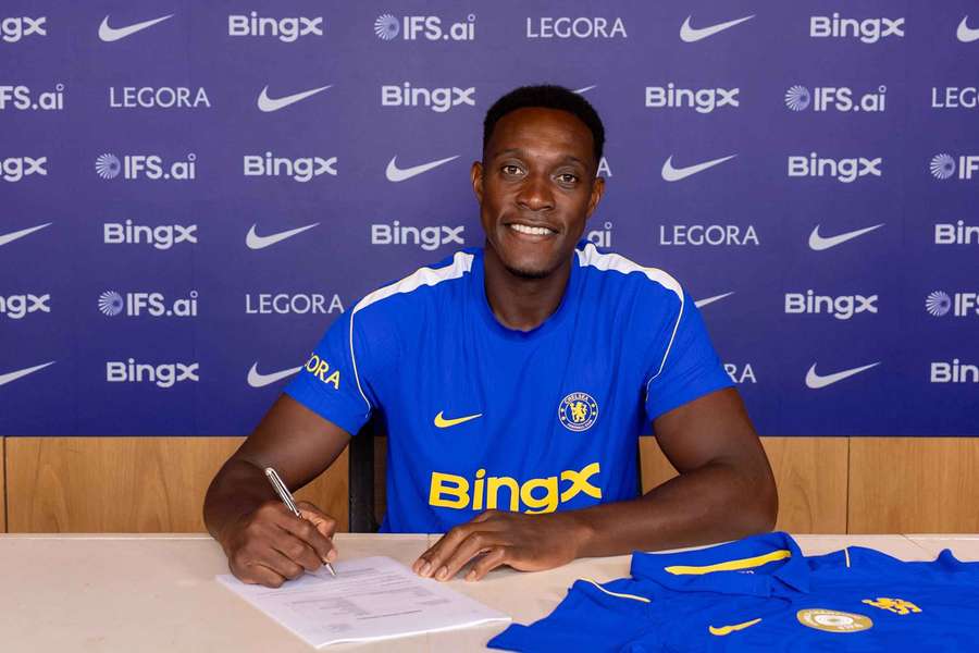 Welbeck mieri do Chelsea. Welbeck mieri do Chelsea.