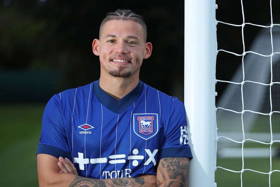 Kalvin Philipps com a camisola do Ipswich Town