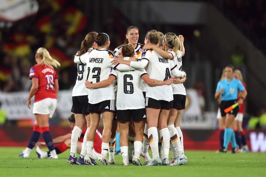 Die DFB-Frauen haben sich durch den Sieg gegen Norwegen vorzeitig für die WM 2027 qualifiziert.