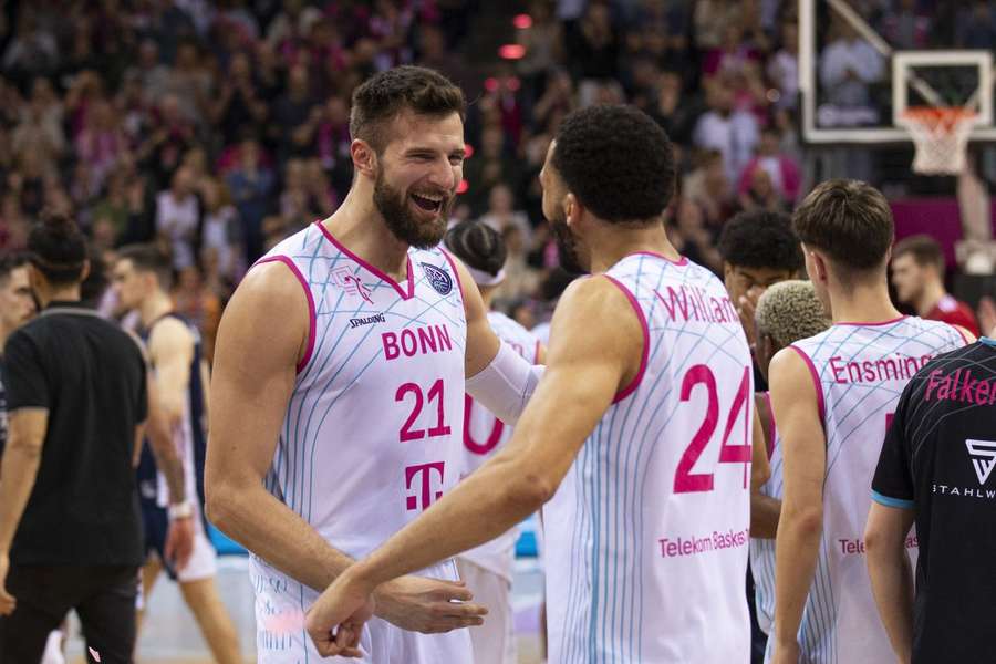 2023 feierte Kratzer mit Bonn den CL-Titel 2023 feierte Kratzer mit Bonn den CL-Titel