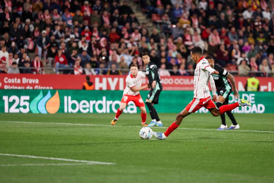 El Girona recibe a la Real