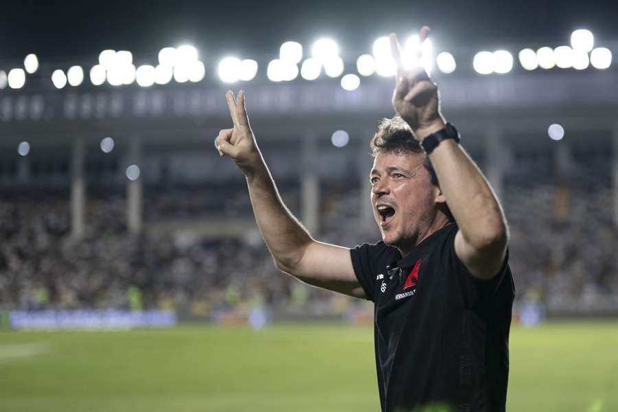 El Vasco da Gama celebra de la mano de Diniz. El Vasco da Gama celebra de la mano de Diniz.