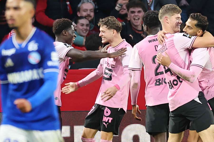 A festa dos jogadores do Rennes diante do Estrasburgo