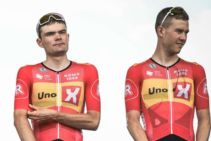 Både Anthon Charmig, til venstre, og Jonas Gregaard, til højre, kørte et flot Tour de France, men begge står ikke desto mindre i øjeblikket uden hold i 2024.