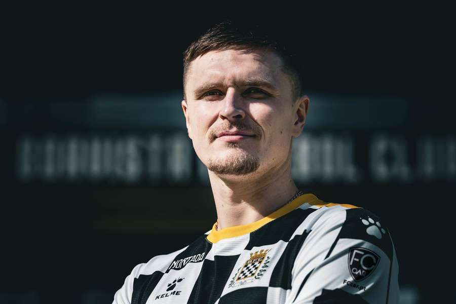 Lystsov jogou na União de Leiria na época passada Lystsov jogou na União de Leiria na época passada