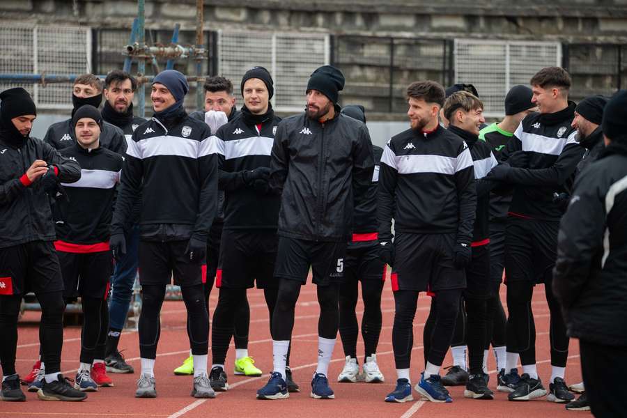 Jucătorii CSM Unirea Alba Iulia la antrenament