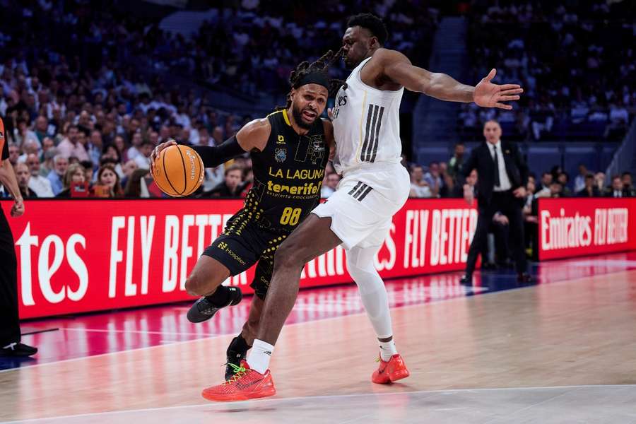 Patty Mills, ante Mady Sissoko