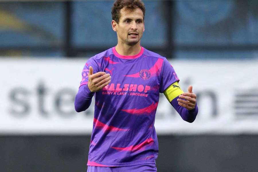 Obránce Bohemians Lukáš Hůlka prý zamíří do Liberce. Obránce Bohemians Lukáš Hůlka prý zamíří do Liberce.