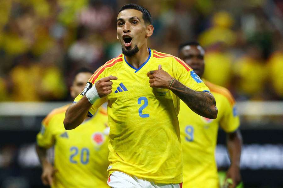 Muñoz perdeu boa chance no começo do jogo antes de deixar sua marca Muñoz perdeu boa chance no começo do jogo antes de deixar sua marca