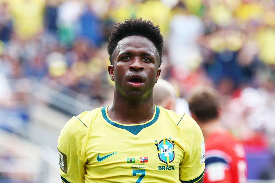 Given says Vini Jr to Arsenal is a huge "risk" and could break Arsenal's squad chemistry Given says Vini Jr to Arsenal is a huge "risk" and could break Arsenal's squad chemistry