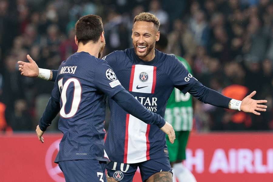 PSG goleia e avança na Champions; Benfica bate Juve e se classifica