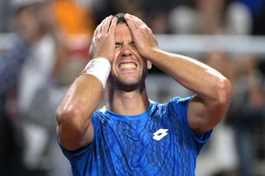 Laslo Djere tumba a Sebastián Báez en la final del ATP de Santiago