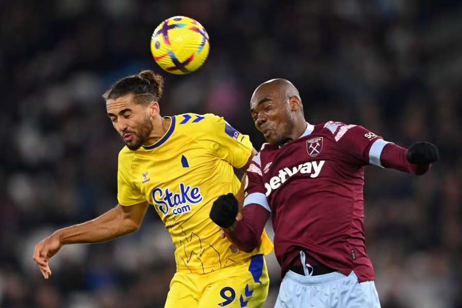 Calvert-Lewin (L) suffered a hamstring injury during Everton's win over Arsenal