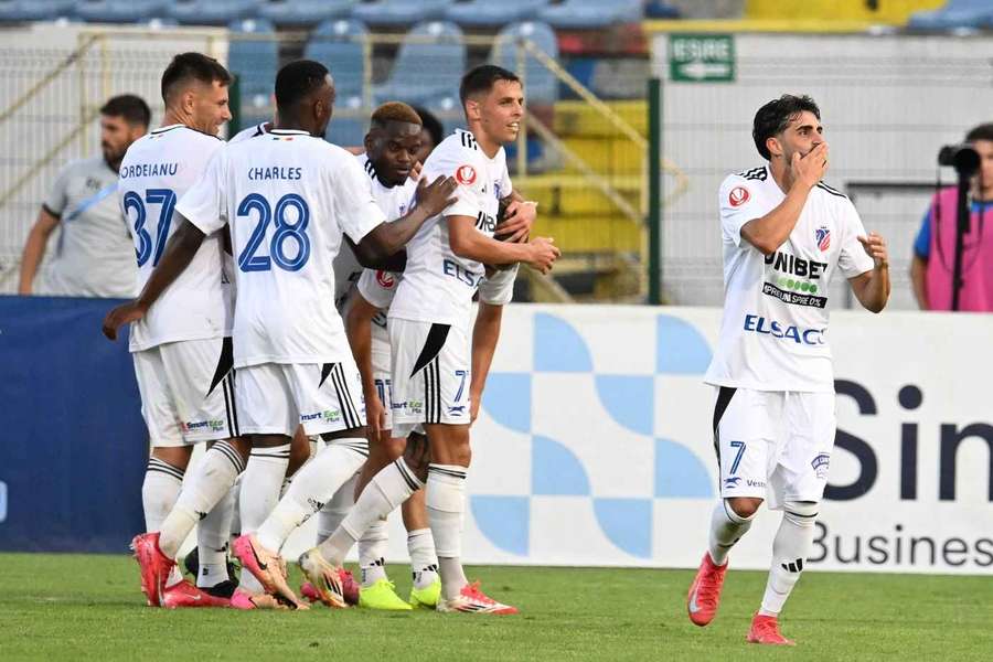 Botoșani se impune în fața nou-promovatei FC Argeș Botoșani se impune în fața nou-promovatei FC Argeș
