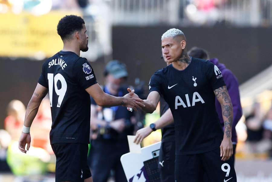 Richarlison entrou na vaga de Solanke em Wolverhampton x Tottenham