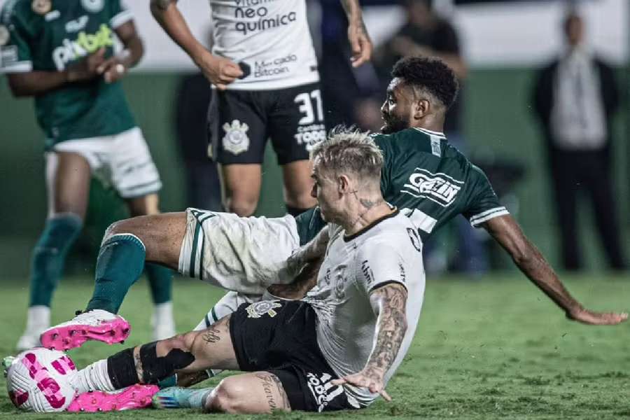 Goiás e Corinthians empatam (0-0) em jogo com final polémico
