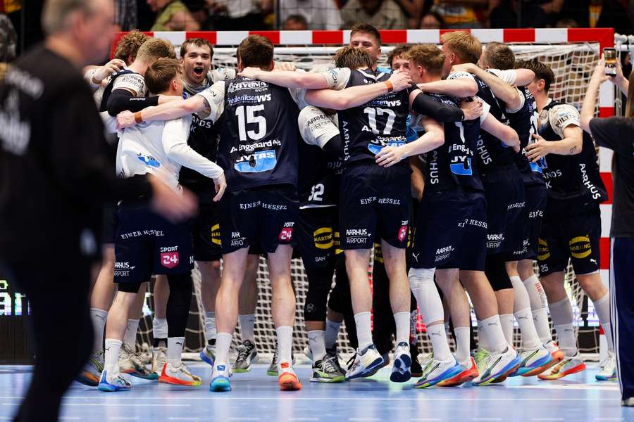 Skanderborg celebrate teir win in France Skanderborg celebrate teir win in France