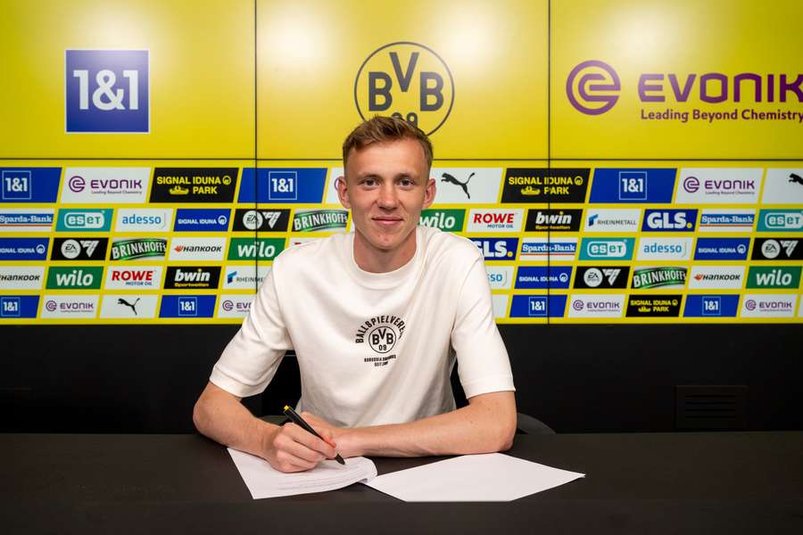 Maximilian Beier é reforço do Borussia Dortmund