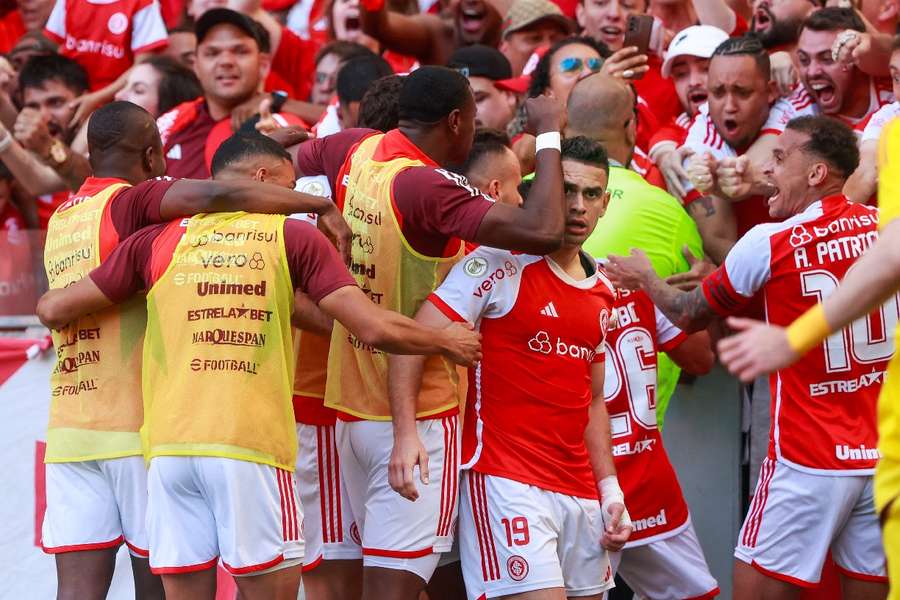 Borré comemora gol marcado no Grenal