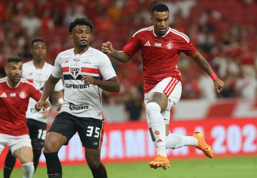 São Paulo e Internacional se enfrentam neste sábado (19)