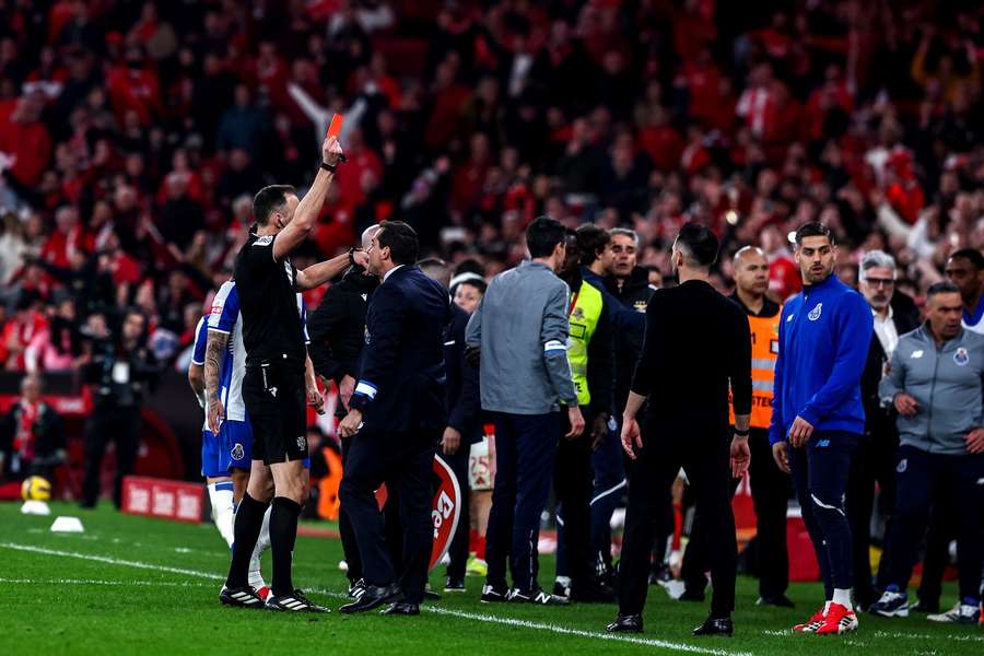 José Mourinho foi expulso por João Pinheiro no jogo com o FC Porto