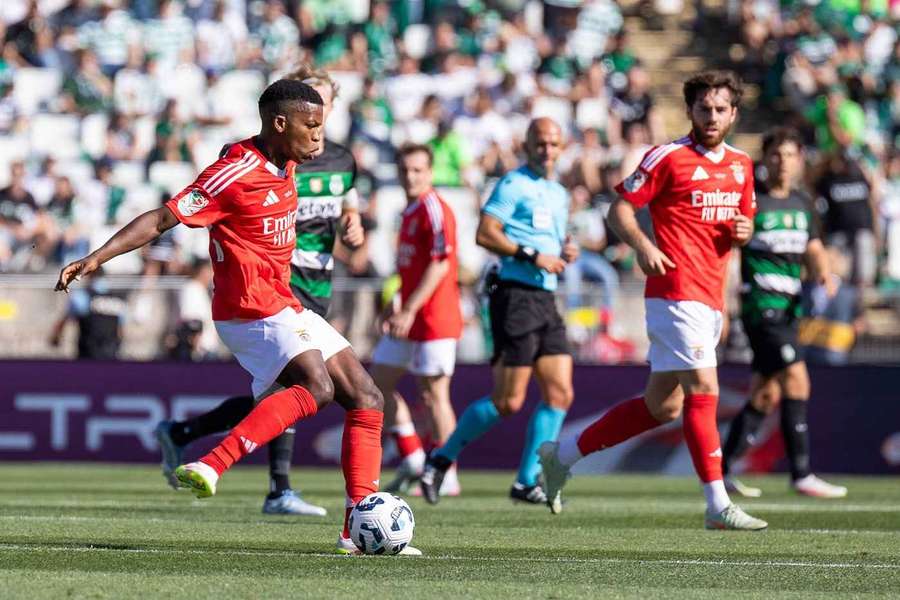Florentino Luís, médio do Benfica, diante do Sporting