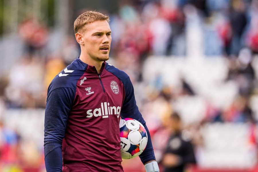 Chelsea 'keeper Filip Jorgensen set for Strasbourg loan Chelsea 'keeper Filip Jorgensen set for Strasbourg loan