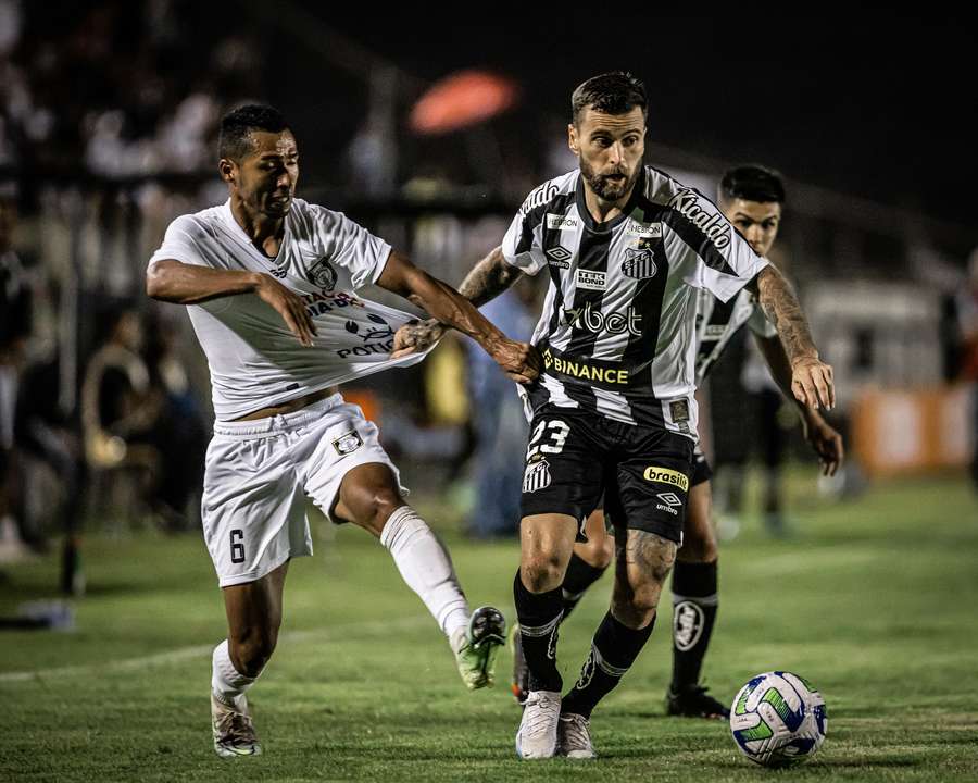 Lucas Lima teve mais uma boa atuação pelo Santos