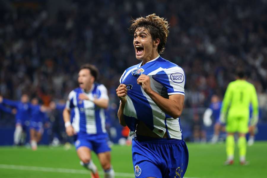 Porto edged Crvena Zvezda 2-1 at the death