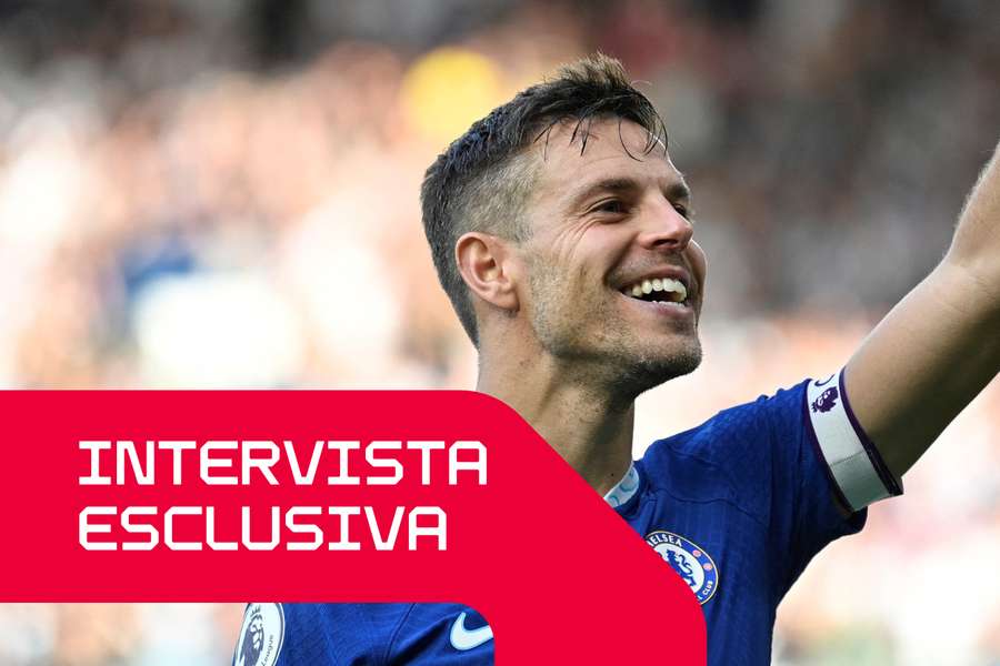 Azpilicueta saluta i tifosi del Chelsea