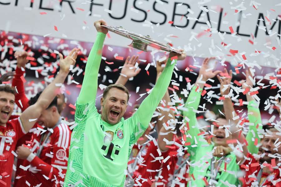 Manuel Neuer celebrates Bundesliga title